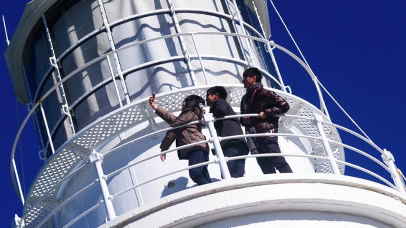 Experience Bruny Islands’ most iconic landmark, with this enlightening Lighthouse Tour. This historic 1836 lighthouse towers 114m over dramatic cliff tops that form the rugged Tasmanian coastline of Cape Bruny.
